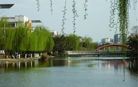 西南交通大學(xué)犀浦校區(qū)柳堤河畔